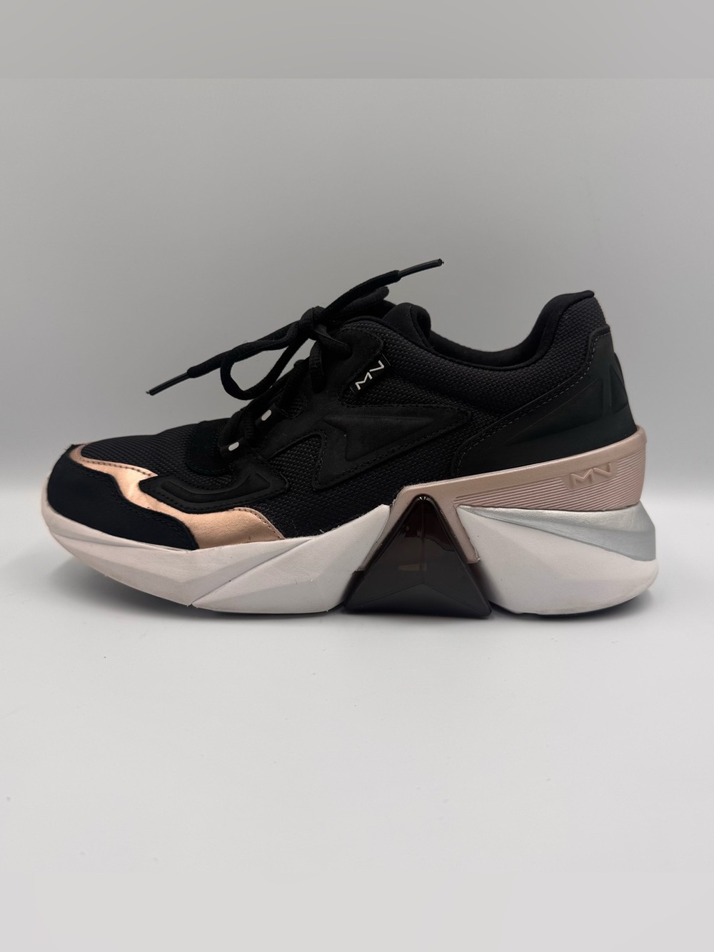 ❤️Skechers Black and Rose Gold Chunky Lace-Up Sneakers Women’s 9